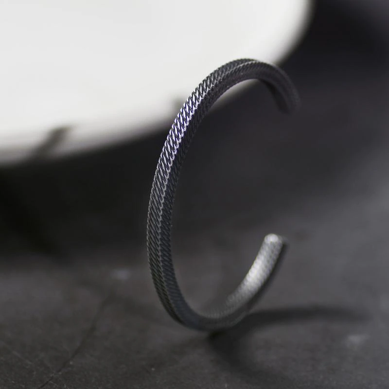 Lucas Minimalistisches Armband