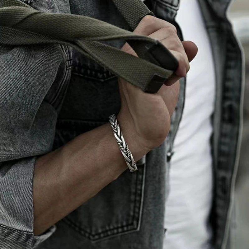 Lucas Minimalistisches Armband
