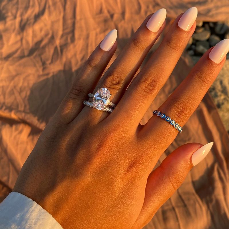 Lovemi Ring im Ovalschliff